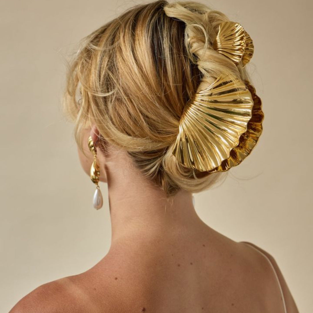 Chic Shell Hairpin