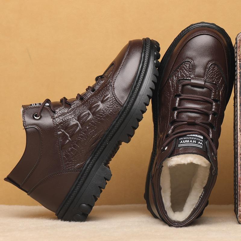 Leather and wool snow boots