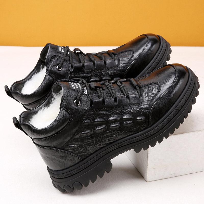 Leather and wool snow boots