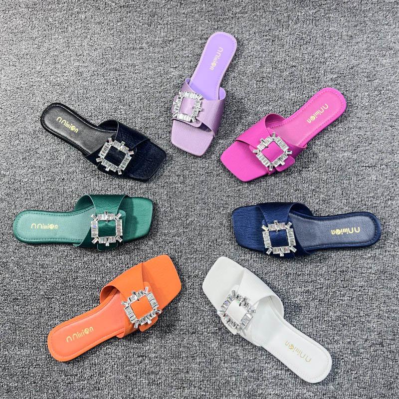 L4084 Rhinestone Flat Slippers