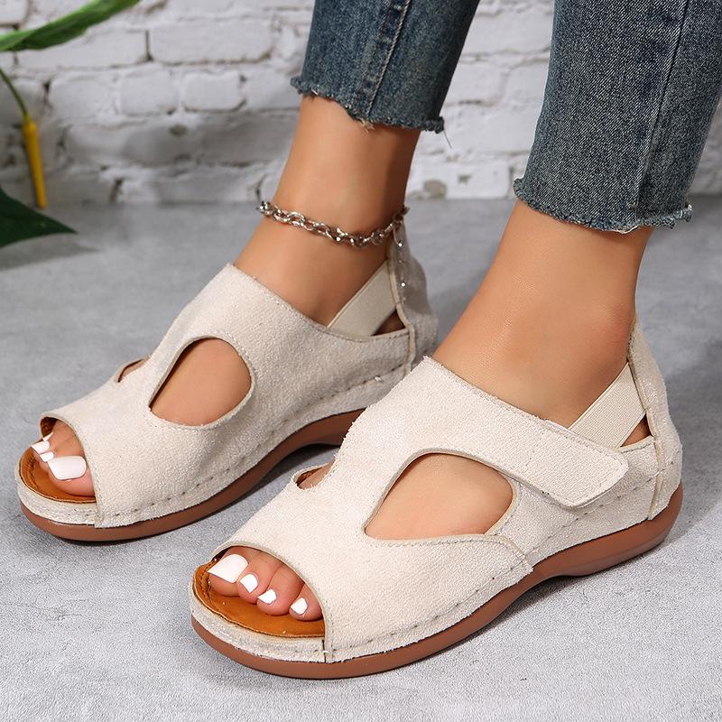 2023 New Roman Ladies Thick Soled Hollow Sandals