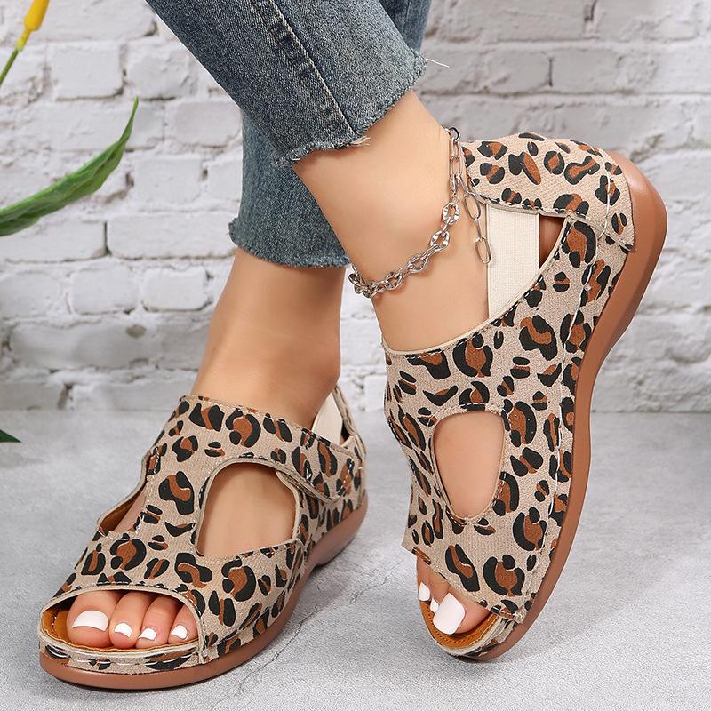 2023 New Roman Ladies Thick Soled Hollow Sandals