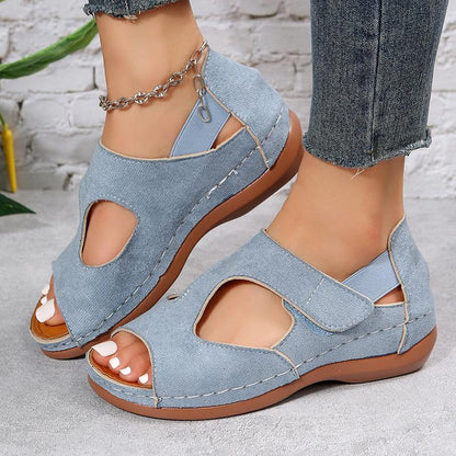 2023 New Roman Ladies Thick Soled Hollow Sandals