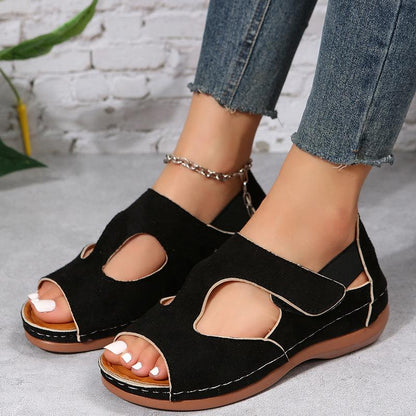 2023 New Roman Ladies Thick Soled Hollow Sandals