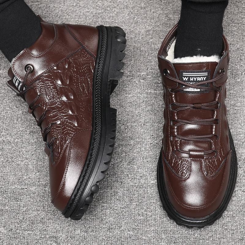 Leather and wool snow boots