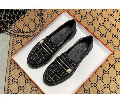 2023 Fashionable British style thick-soled all-match wide-foot casual solid-color leather shoes