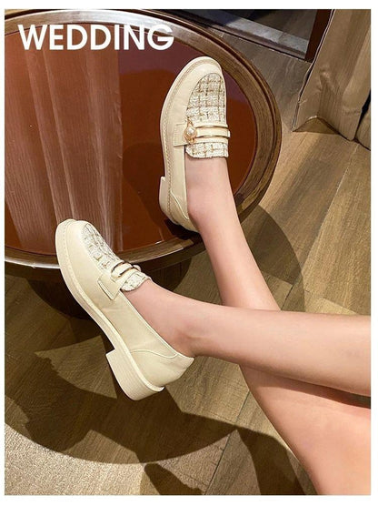 2023 Fashionable British style thick-soled all-match wide-foot casual solid-color leather shoes